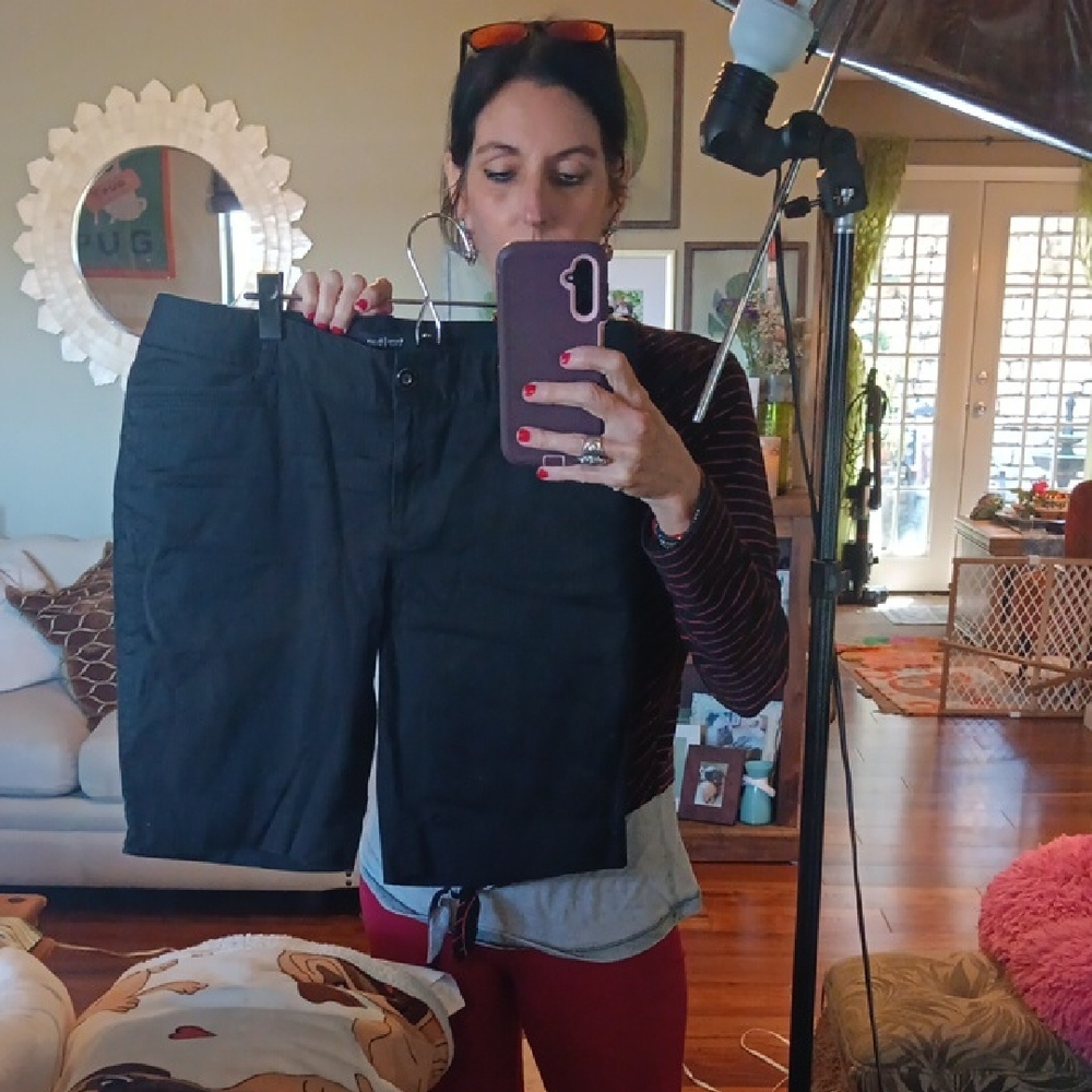 White House Black Market Women's Black Bermudas - Picture 9 of 9